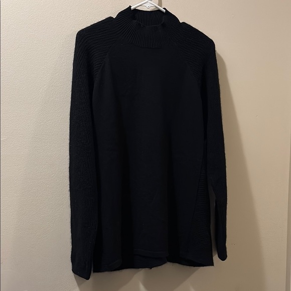 J. McLaughlin Black Turtleneck Sweater Classic Knit - 100% cashmere - Picture 1 of 5